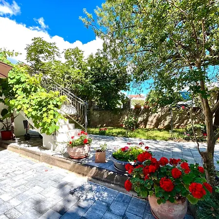Apartment Spacious In 1 Bedroom Porec