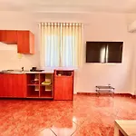 Apartman Spacious In 1 Bedroom