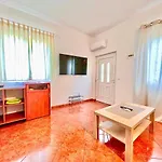 Apartman Spacious In 1 Bedroom *