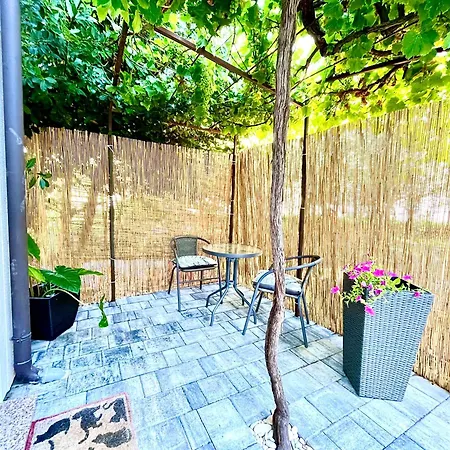 Apartment Spacious In 1 Bedroom Porec